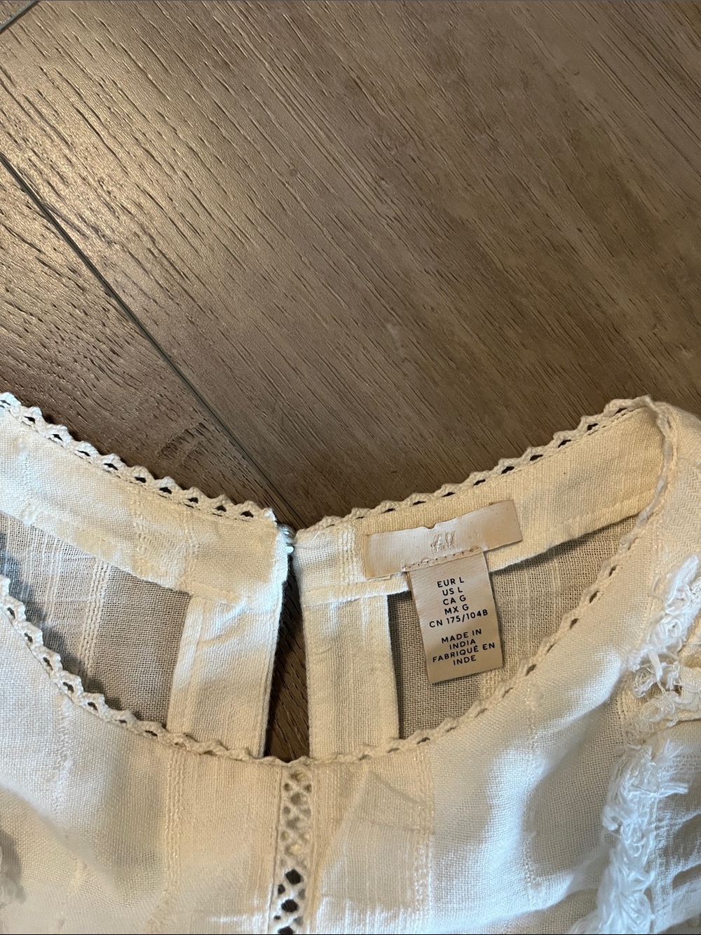 H&M White Ruffled Top - Picture 4 of 4
